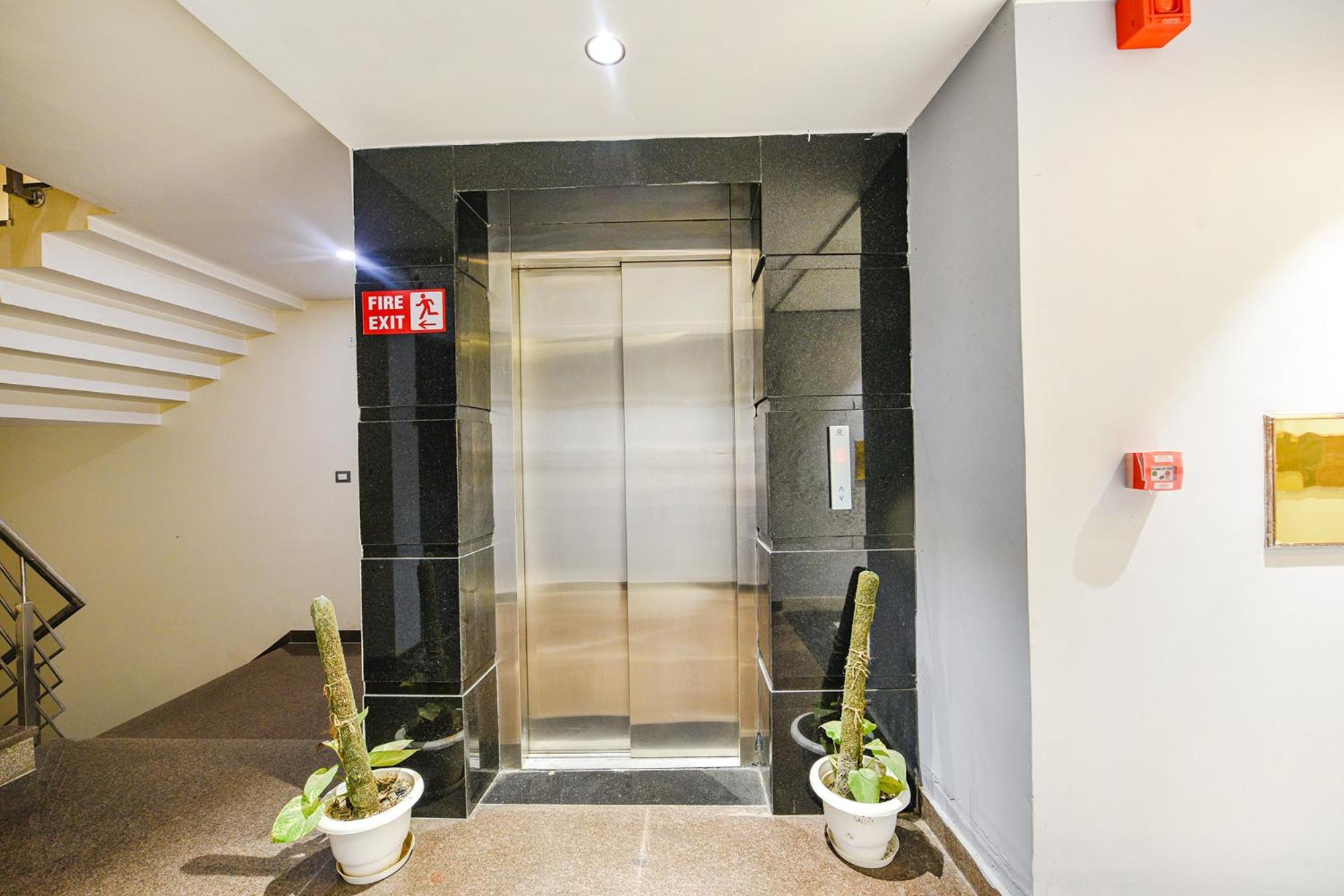 Fabhotel Prime Apple Tree Residency New Delhi Luaran gambar